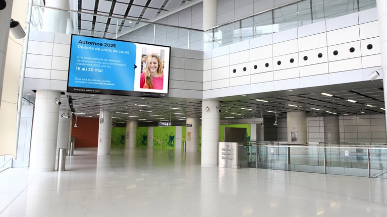 Affichage numérique dans les universités : un outil moderne pour une communication efficace